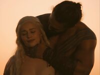 emilia clarke leaked pics photo 20