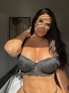 Nicole McNair milf photo 43