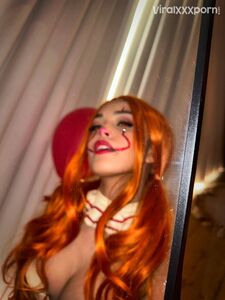 Valkyrae cosplay pics as Pennywise photo 1