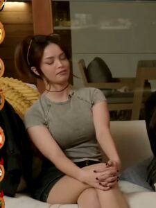 Valkyrae podcast photos photo 9