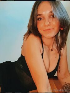 Super cute KillTony comedian Leyla Ingalls go follow and show some love! photo 20