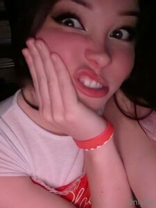 Belle Delphine Cute Laptop Selfies Onlyfans Leaks Album photo 16
