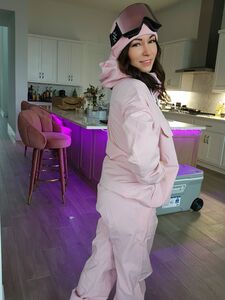 Alinity Snowboarder Nude Pussy Bendover And Nipples Out Latest Onlyfans Leaks Set photo 23