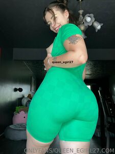 Queen_egirl27 onlyfans album photo 13
