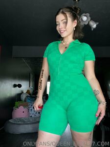 Queen_egirl27 onlyfans album photo 22