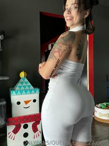 Queen_egirl27 onlyfans album photo 52