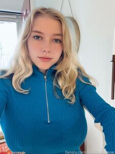 Zooe.moore Aka Goddesszooe Nude Boobs And Pussy Onlyfans Leaks Photos photo 9