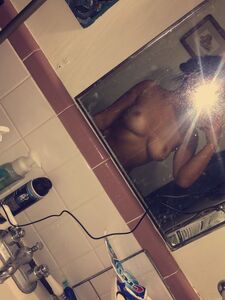Super Hot Beautician Carly Bay Private Nudes Leaked photo 16