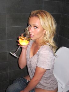 Hayden Panettiere Nude Private Pics Leaked photo 33