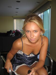 Hayden Panettiere Nude Private Pics Leaked photo 36