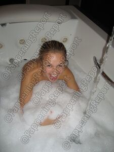 Hayden Panettiere Nude Private Pics Leaked photo 47