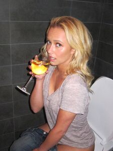 Hayden Panettiere Nude Private Pics Leaked photo 54