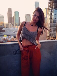 Super Model Emily Ratajkowski Nude Leaks photo 42