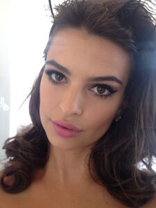 Super Model Emily Ratajkowski Nude Leaks photo 45