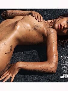 Super Model Emily Ratajkowski Nude Leaks photo 55