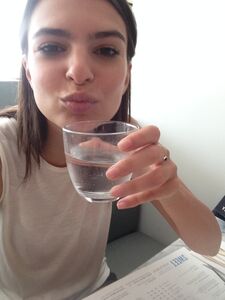 Super Model Emily Ratajkowski Nude Leaks photo 114