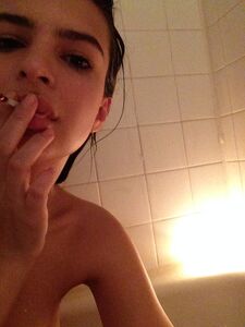 Super Model Emily Ratajkowski Nude Leaks photo 125