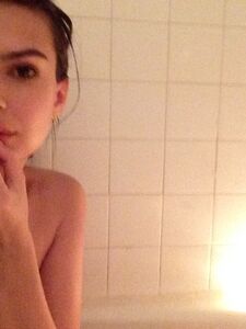 Super Model Emily Ratajkowski Nude Leaks photo 126