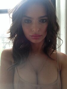 Super Model Emily Ratajkowski Nude Leaks photo 187