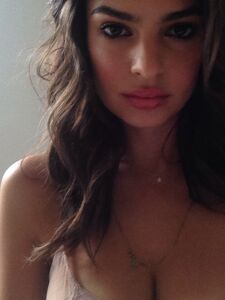 Super Model Emily Ratajkowski Nude Leaks photo 189