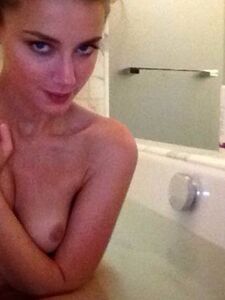Sexy Amber Heard Nude Leaks photo 22