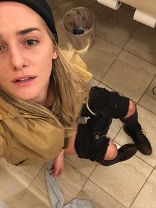 Super Cute Actress Addison Timlin Nude Leaks photo 29
