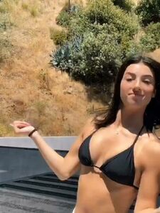 Charli Damelio Sexy Bikini Outdoor Dance Video Leaked photo 7