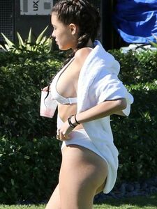 Madison Beer Sexy Camel Toe Bikini Set Leaked photo 3