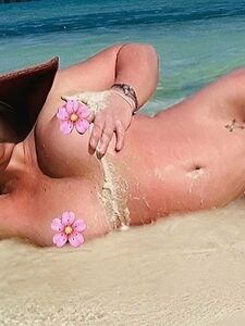Britney Spears Nude Celebrity Leaked Tits Photos photo 4