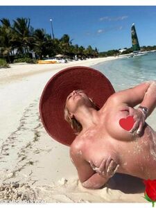 Britney Spears Nude Celebrity Leaked Tits Photos photo 19