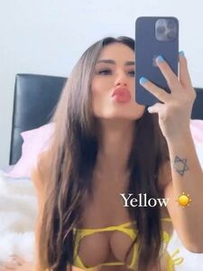 Giovanna Eburneo Bikini Selfie Dance Video Leaked photo 9