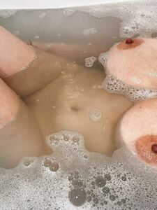 Tessa Fowler Nude Bath Selfies OnlyFans Set Leaked photo 9