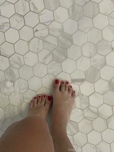 Malu Trevejo Feet Onlyfans Set Leaked photo 6