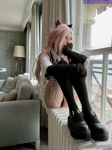 BelleDelphine Day Out For Kitty 2023 march set Onlyfans Premium Leaks photo 27