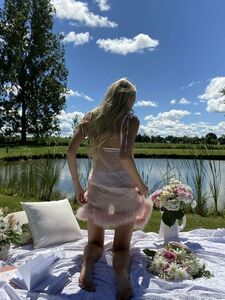 GwenGwiz Nude Onlyfans Picnic Set Leaked photo 15