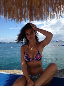 Emily Ratajkowski Nude Pics photo 42