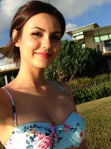 Victoria Justice Nude Pics photo 1