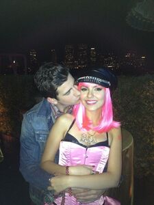 Victoria Justice Nude Pics photo 5