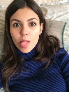 Victoria Justice Nude Pics photo 9