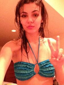 Victoria Justice Nude Pics photo 10