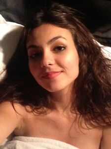 Victoria Justice Nude Pics photo 23