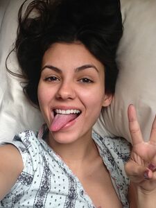 Victoria Justice Nude Pics photo 24