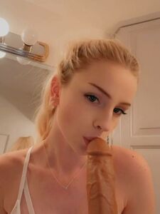 MsFiiire Dildo Blowjob Cumshot Onlyfans Video Leaked photo 1