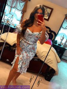 GORGEOUS INDIAN NRI BABE SELFSHOT PICS LEAKED photo 38