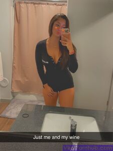 GORGEOUS INDIAN NRI BABE SELFSHOT PICS LEAKED photo 39