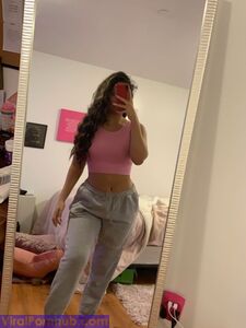GORGEOUS INDIAN NRI BABE SELFSHOT PICS LEAKED photo 48