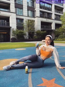Songyuxin Hitomi Onlyfans Leaks Photoset photo 76
