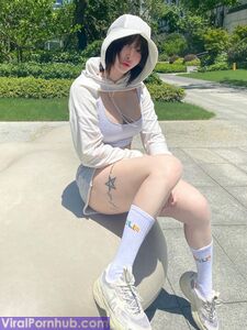 Songyuxin Hitomi Onlyfans Leaks Photoset photo 81