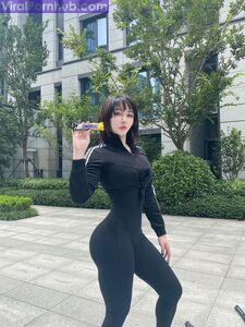 Songyuxin Hitomi Onlyfans Leaks Photoset photo 84