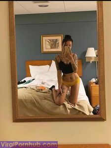 Bella Poarch Sexy Photos photo 20